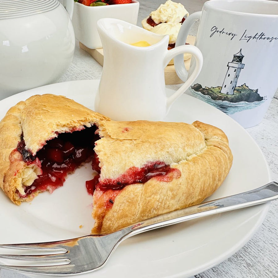 Apple & Blackcurrant Pasty (Vegetarian) - Proper Pasty Company