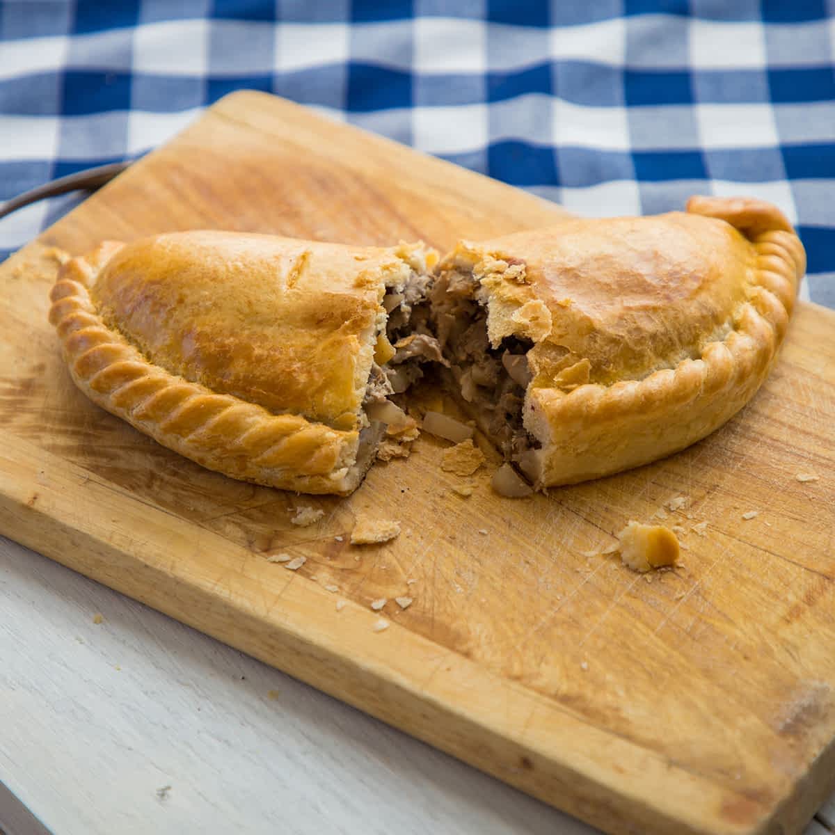 Cornish Pasties by Post (10) 283g Medium - Proper Pasty Company
